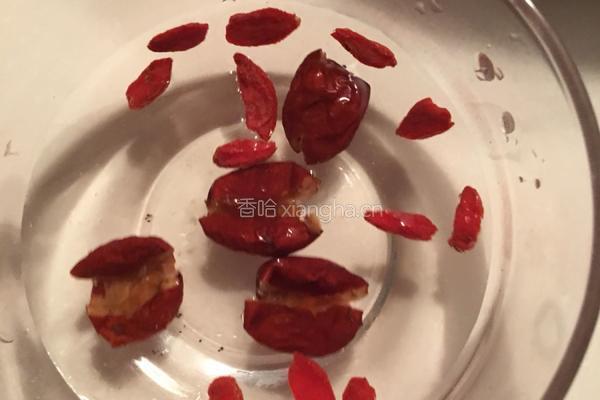板栗乌鸡汤的做法图解3