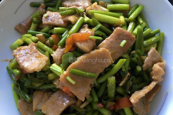 蒜苗炒肉的做法图解6