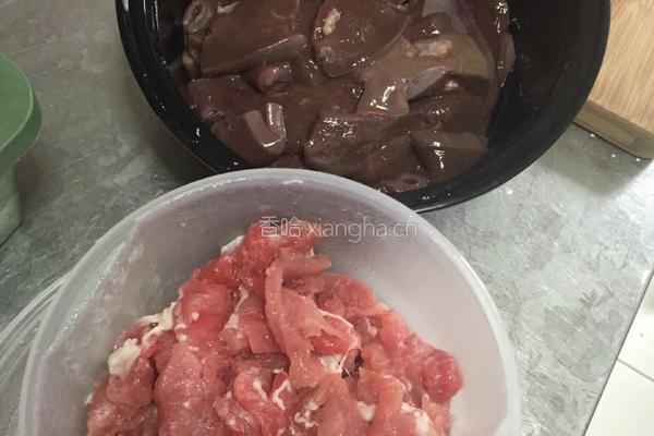 猪肝瘦肉粥的做法图解4