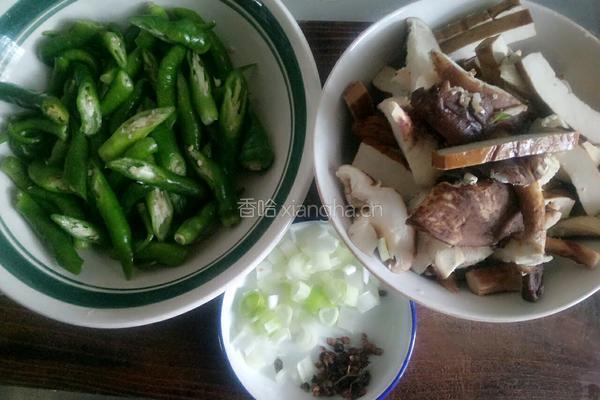 辣炒香菇豆干的做法图解1