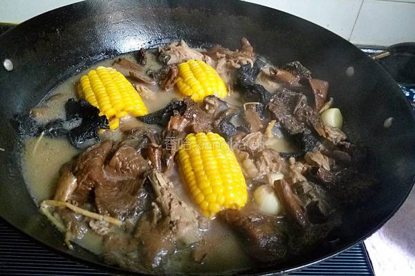农家野生菌炖鸡的做法图解8