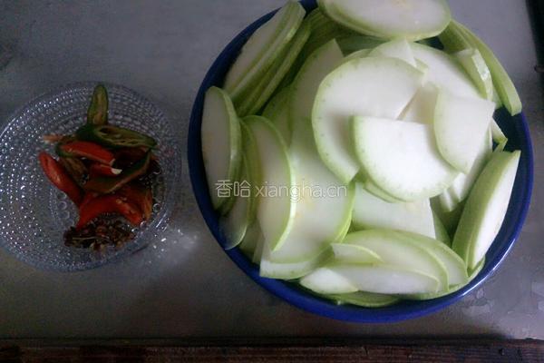 酸辣茭瓜的做法图解1