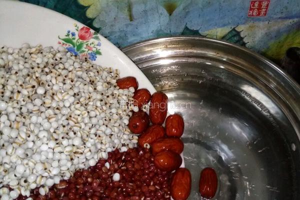薏米红豆糖水的做法图解2