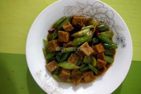芹菜炒豆腐的做法图解5
