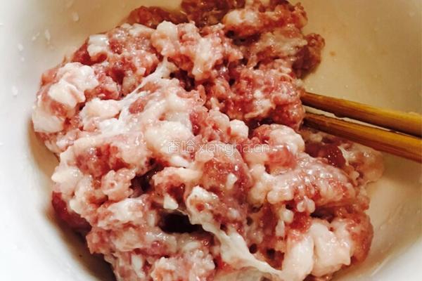 板栗糯米蒸肉丸的做法图解2