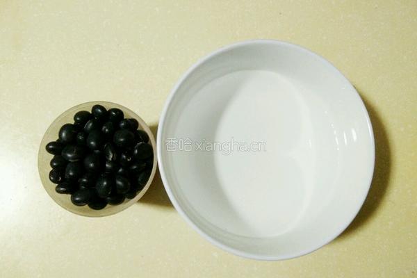 黑豆浆的做法图解1