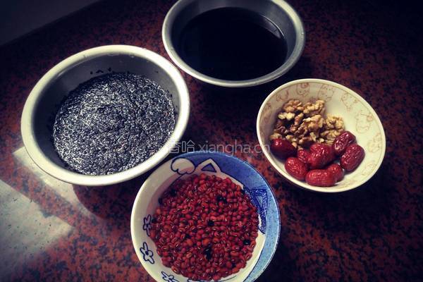 美味芝麻糊的做法图解1