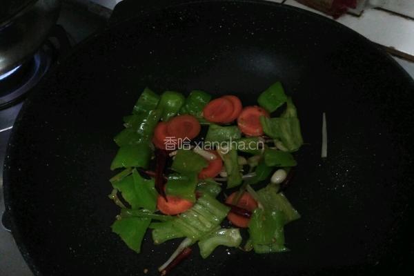 胡萝卜炒山药的做法图解8