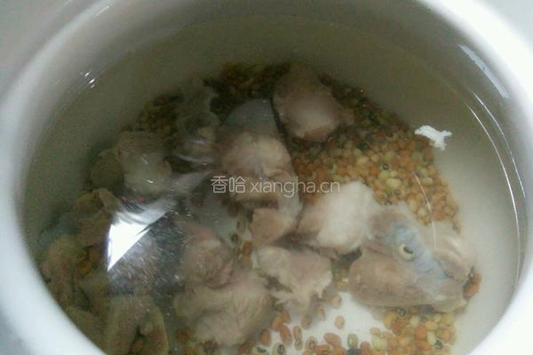 猪筒骨煲赤小豆的做法图解5