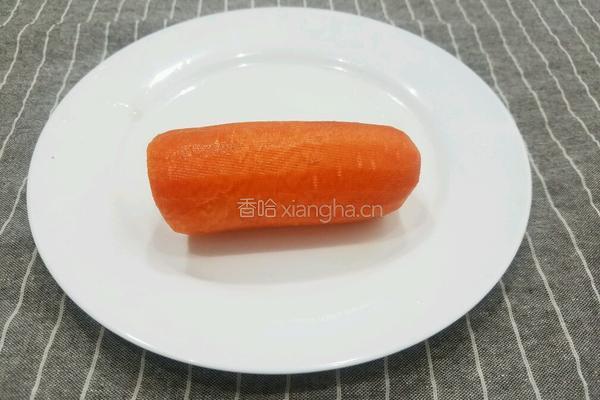 胡萝卜炒杏鲍菇的做法图解1