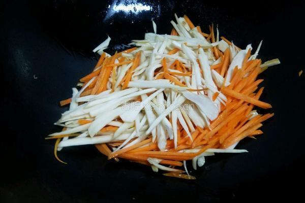 胡萝卜炒杏鲍菇的做法图解6