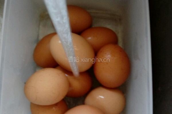 无水煮鸡蛋的做法图解1