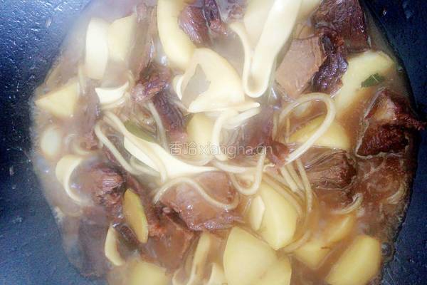 红烧牛肉炖土豆的做法图解18
