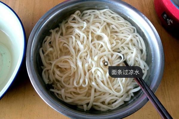 四色素炒面的做法图解6