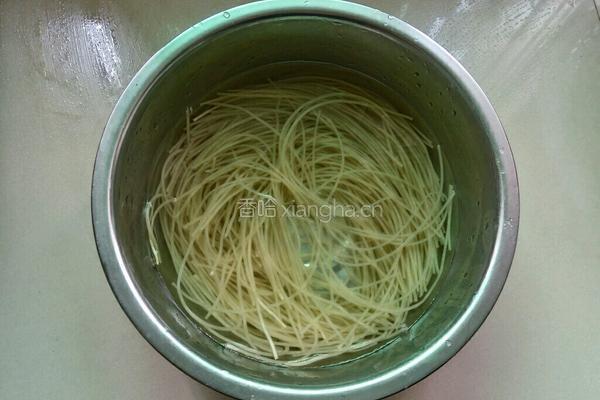 鸡杂泡椒粉条的做法图解4
