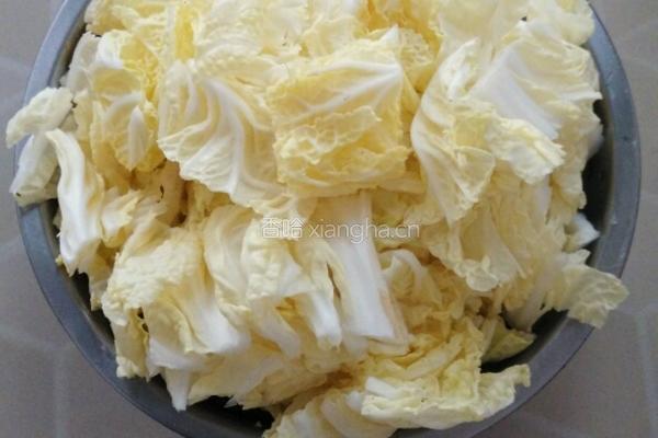白菜豆腐汤的做法图解2