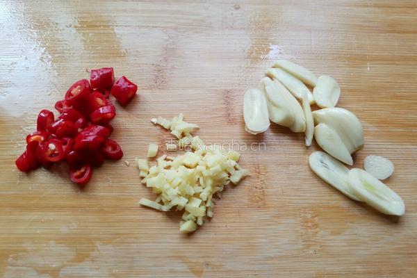 辣炒莴笋叶的做法图解3