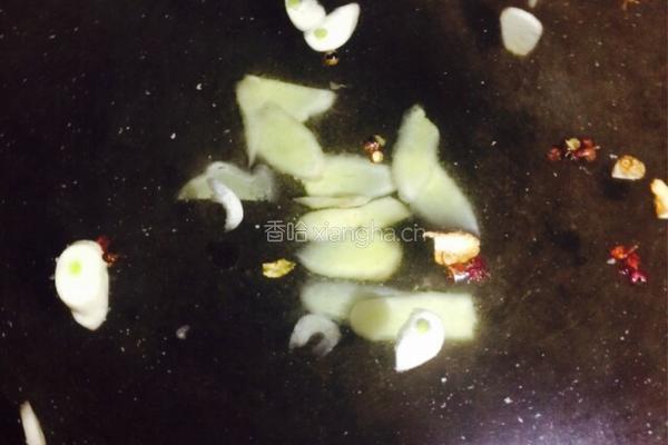山药玉米炖肘子的做法图解2