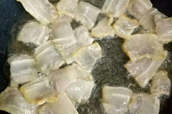 蒜苗炒腊肉的做法图解2