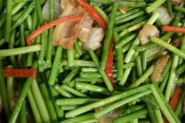 蒜苗炒腊肉的做法图解4
