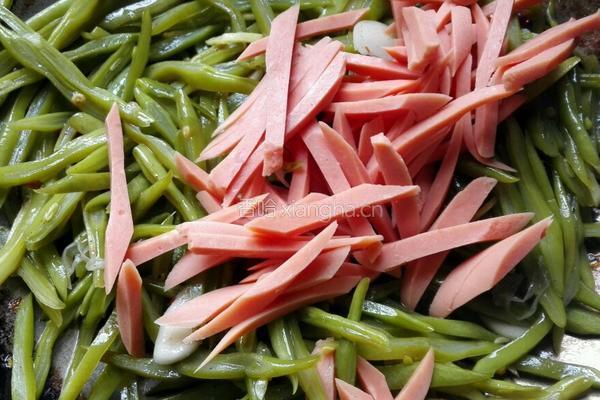 芸豆炒火腿肠的做法图解7
