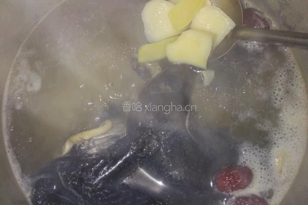 乌鸡炖山药的做法图解3