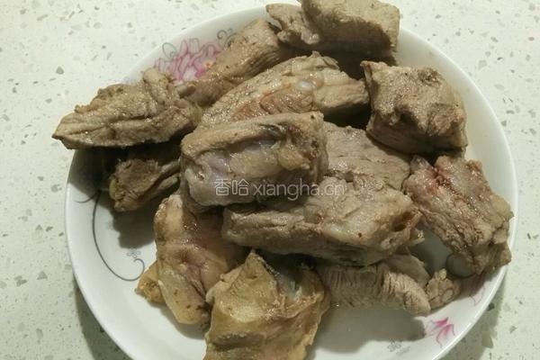玉米胡萝卜排骨汤的做法图解3