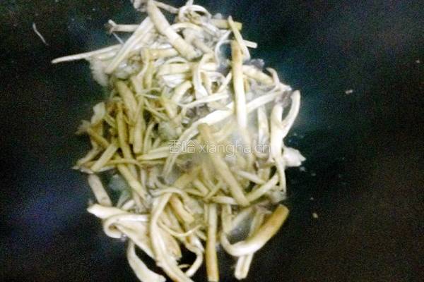 茶树菇炒肉条的做法图解5