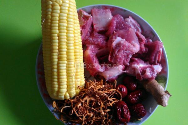 虫草花排骨玉米汤的做法图解1