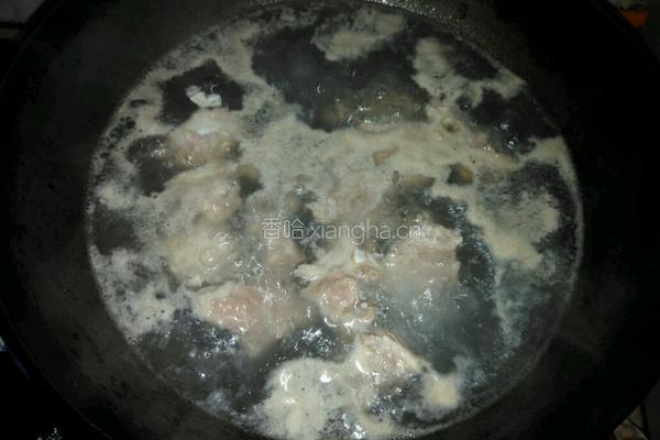 虫草花排骨玉米汤的做法图解2