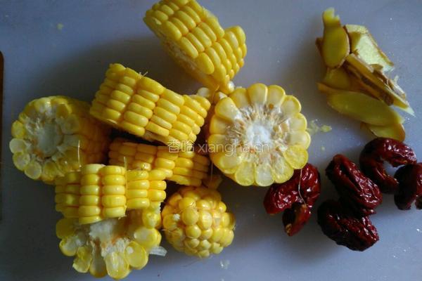 虫草花排骨玉米汤的做法图解4