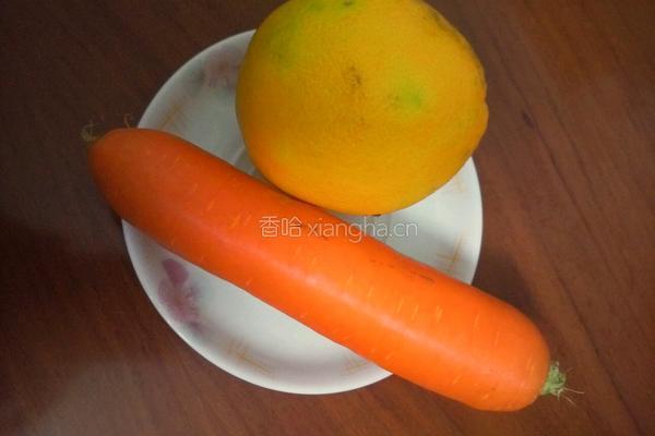 香橙胡萝卜果汁的做法图解1