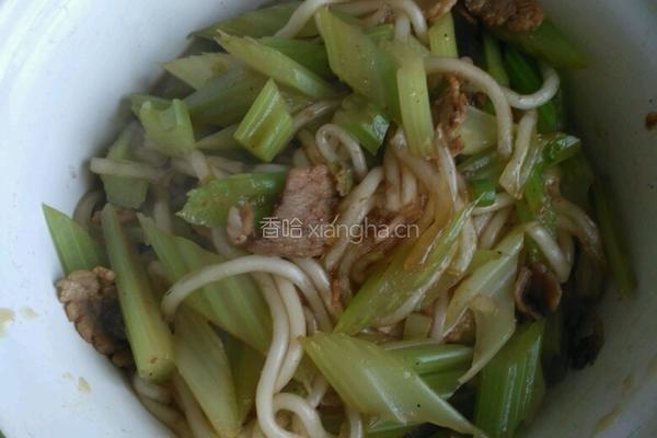 芹菜爆炒粉条的做法图解5
