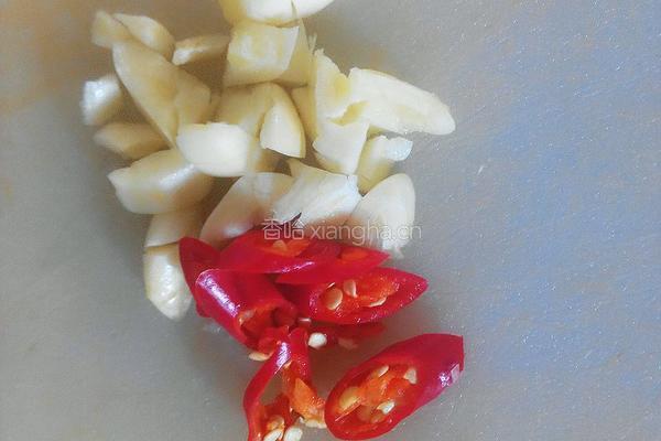 花菜炒香肠的做法图解2