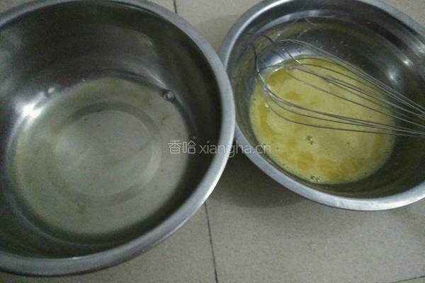六寸戚风蛋糕的做法图解2