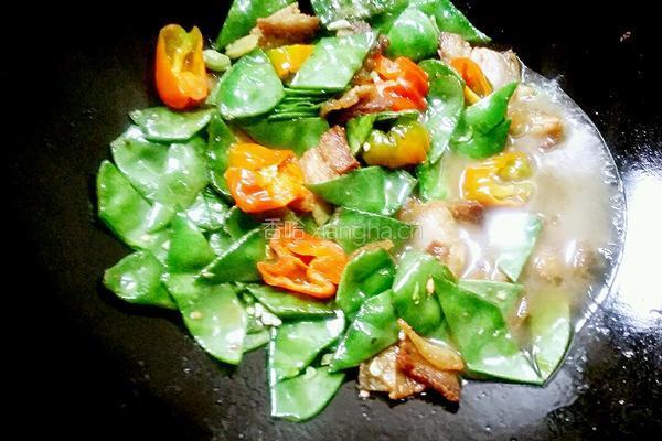 五花肉烧扁豆的做法图解11