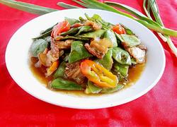 五花肉烧扁豆