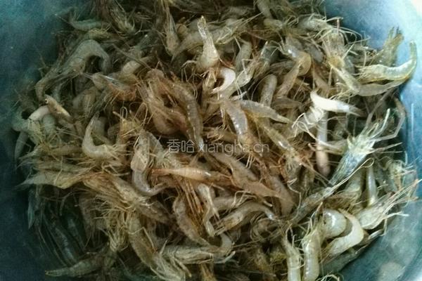 炸河虾的做法图解1