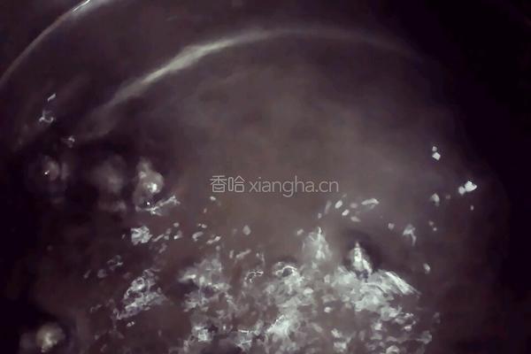 玉米排骨汤的做法图解3