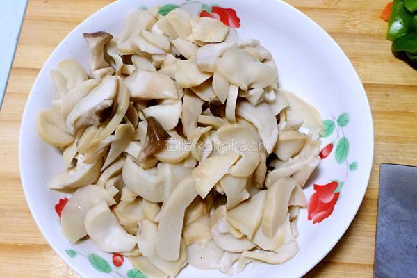 杏鲍菇炒肉的做法图解5