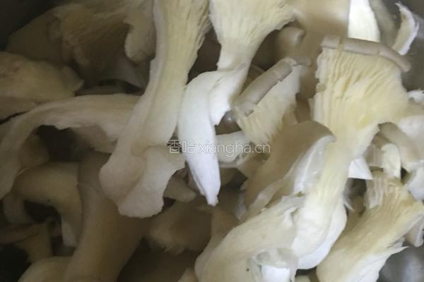 孜然炸蘑菇的做法图解1