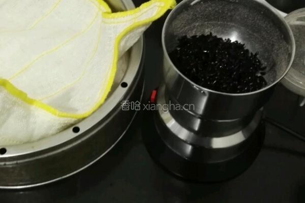 紫米绿豆糕的做法图解2
