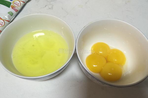 戚风蛋糕的做法图解2