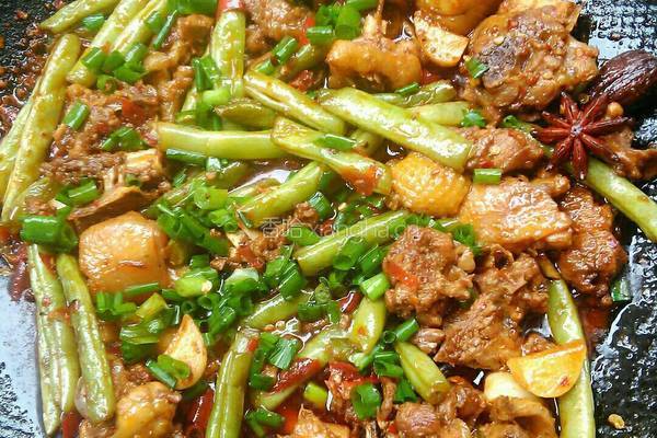 四季豆烧鸡的做法图解12