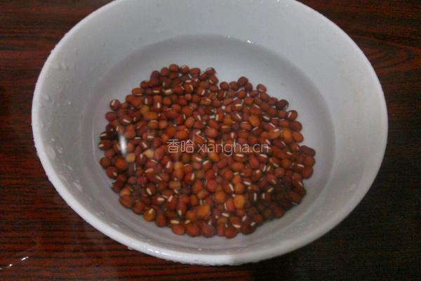 红豆红枣薏米汤的做法图解1