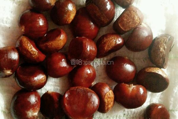 水煮板栗的做法图解2