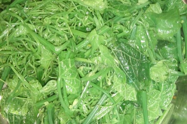 丝瓜藤炝菊花的做法图解5
