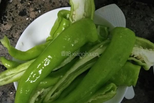 虎皮尖椒的做法图解2