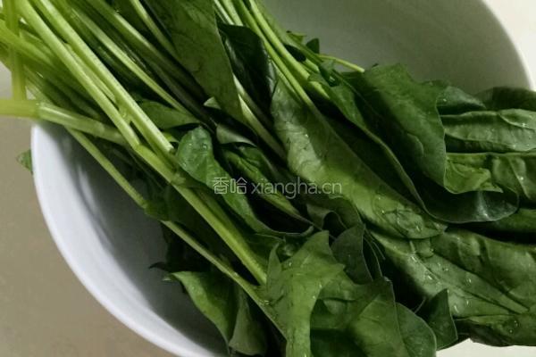 菠菜面条的做法图解1