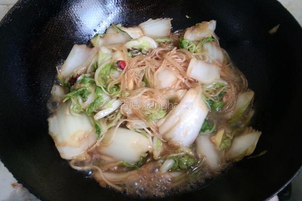 白菜炖粉条的做法图解4